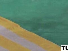 Keisha Grey and Leah Gotti getting anal fucked